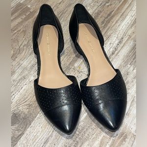 Tommy Hilfiger Flat: Size 6.5.